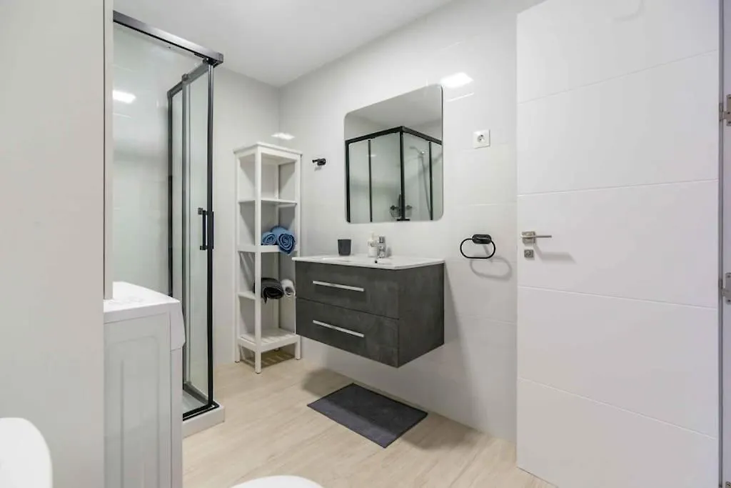 118 - Modern Beachfront Apartment Fuengirola Spain