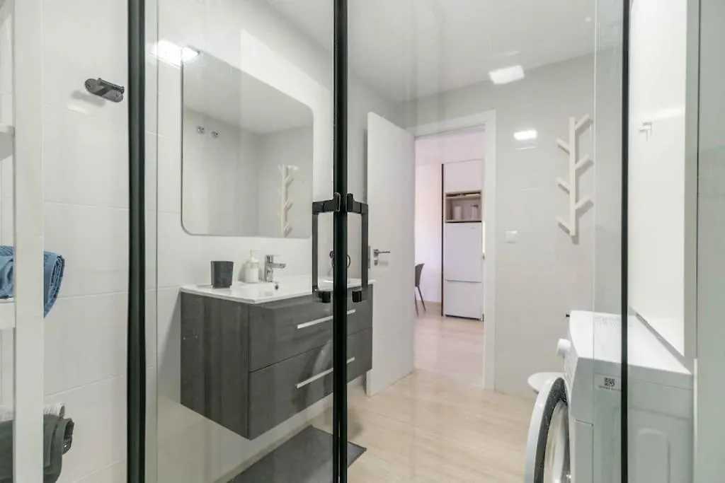 118 - Modern Beachfront Apartment Fuengirola Spain